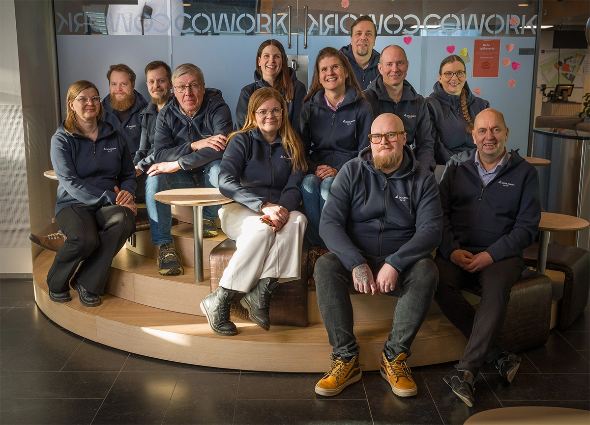 Ryhmäkuva dataprismalaisista